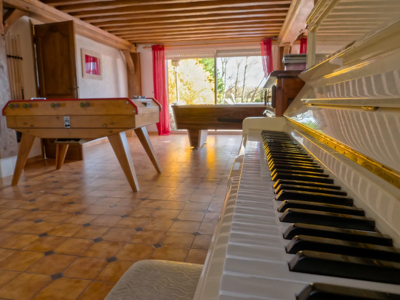 Le piano et le baby-foot