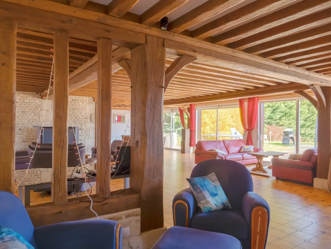 Le salon et ses poutres
